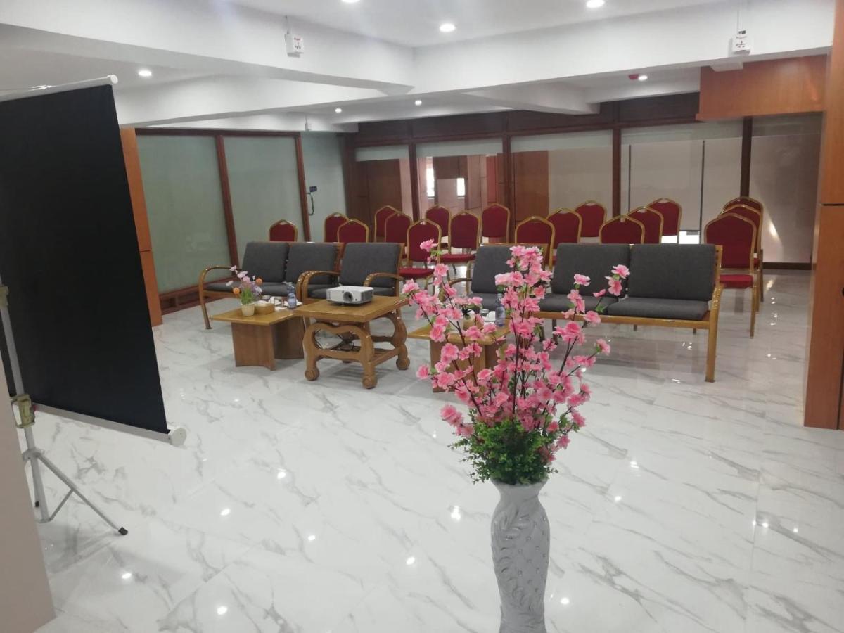 Yangon Hotel 57 Buitenkant foto