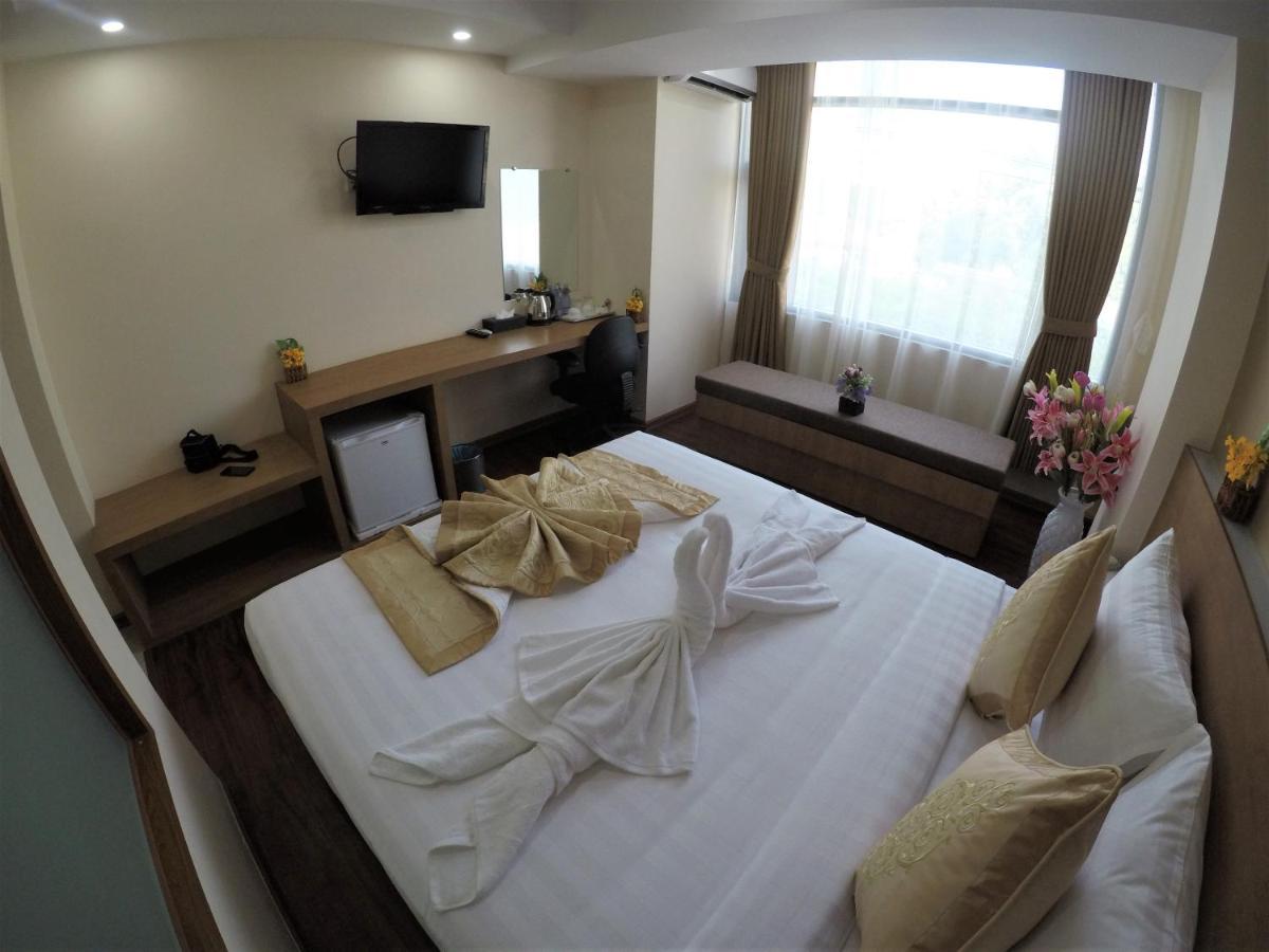 Yangon Hotel 57 Buitenkant foto