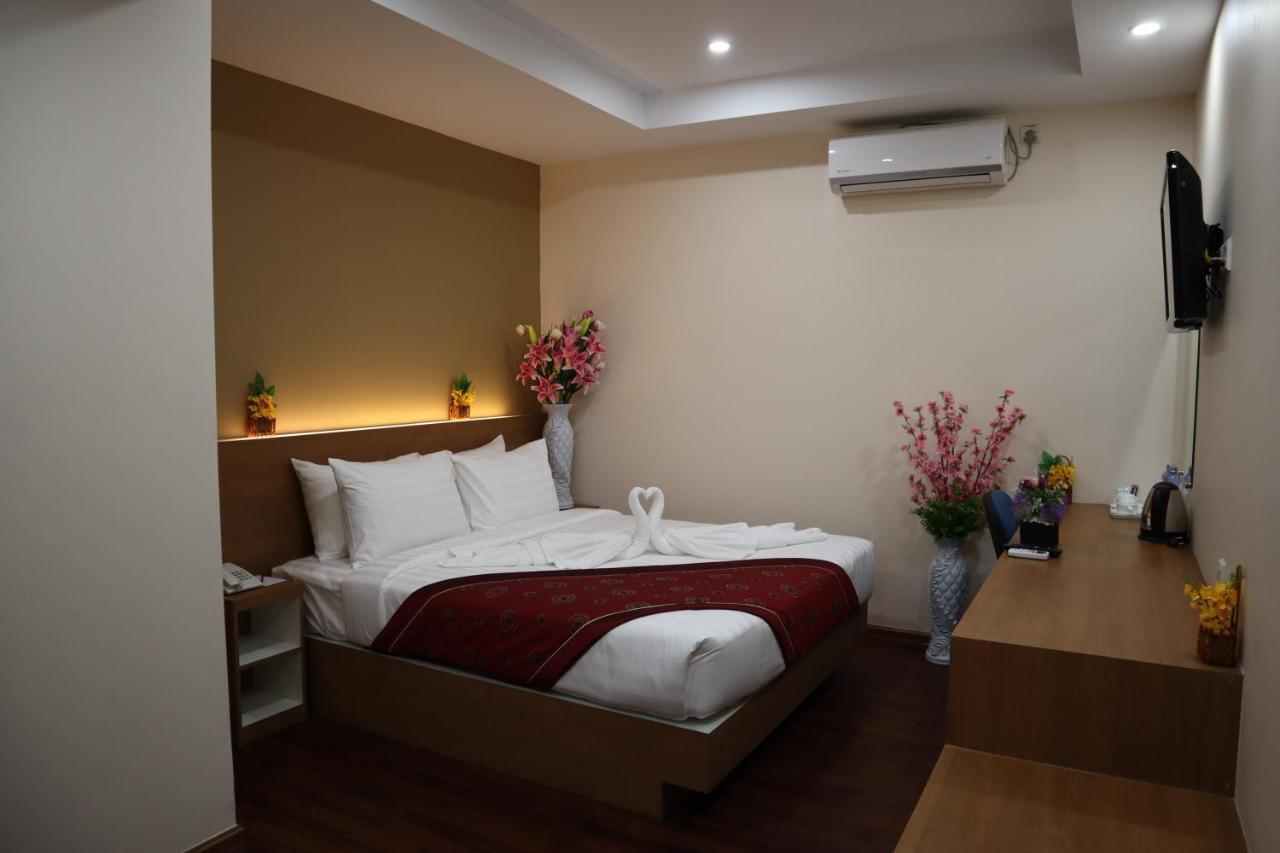 Yangon Hotel 57 Buitenkant foto